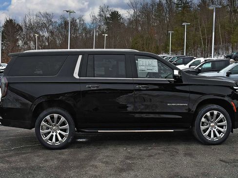 New 2026 Chevrolet Suburban Premier image 6