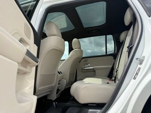 Used 2026 Mercedes-Benz GLB 250 4MATIC image 18