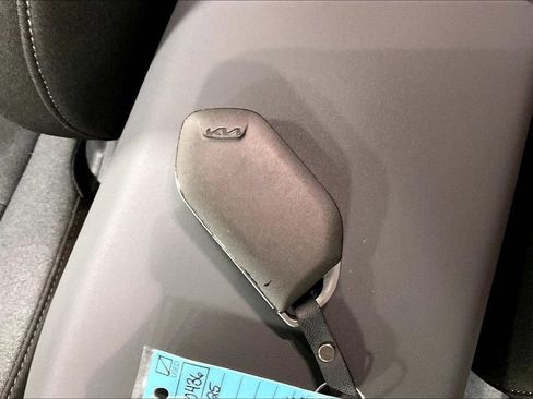 Used 2025 Kia K4 FWD image 12