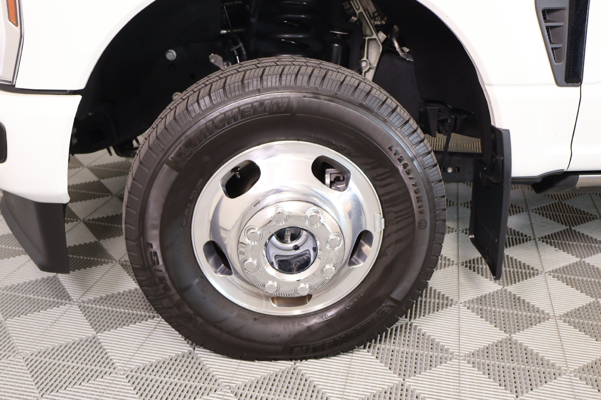 Used 2025 Ford F350 Platinum AWD/4WD image 18