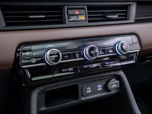 New 2026 Honda Pilot Touring image 27