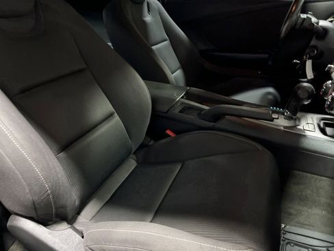 Used 2015 Chevrolet Camaro LT RWD image 9