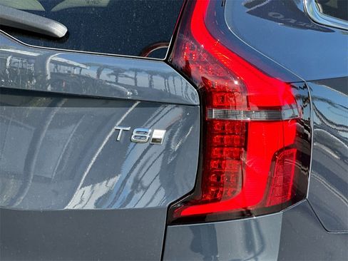 New 2026 Volvo XC90 T8 Plus w/ Protection Package Premier image 27