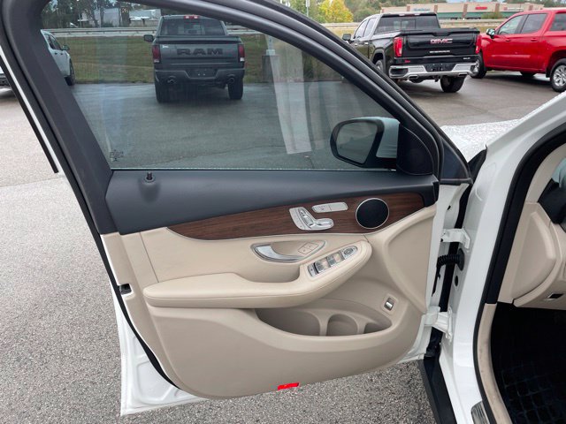 Used 2021 Mercedes-Benz GLC 300 4MATIC image 16