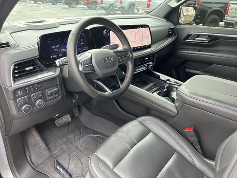 Used 2025 Chevrolet Suburban RST w/ Comfort Package image 21