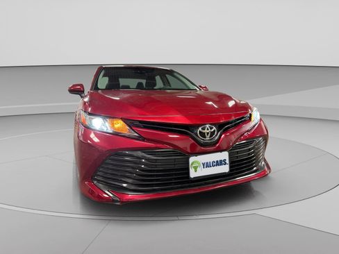 Used 2018 Toyota Camry LE FWD image 38
