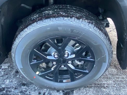 New 2025 Jeep Grand Cherokee L Altitude image 25