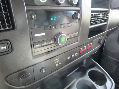 Used 2014 Chevrolet Express 2500 image 26