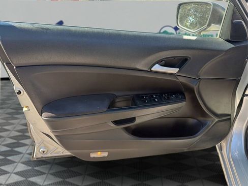 Used 2010 Honda Accord LX-P image 22