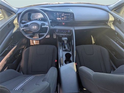 Used 2025 Hyundai Elantra Sport image 21