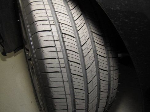 Certified 2023 Honda Accord EX image 27