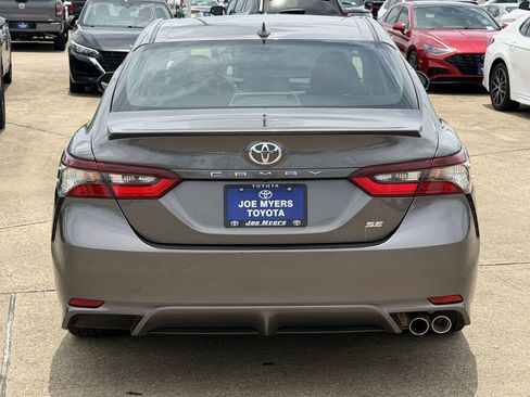 Used 2024 Toyota Camry SE FWD image 8