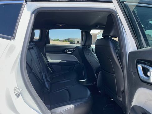 Used 2025 Jeep Compass Limited AWD/4WD image 17