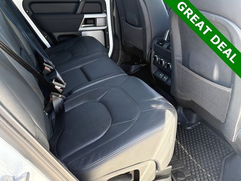 Used 2023 Land Rover Defender 130 SE image 40