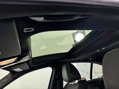 Used 2025 BMW 330i xDrive Sedan w/ Premium Package image 31