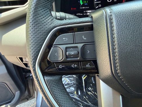 Used 2024 Toyota Tundra Limited AWD/4WD image 36