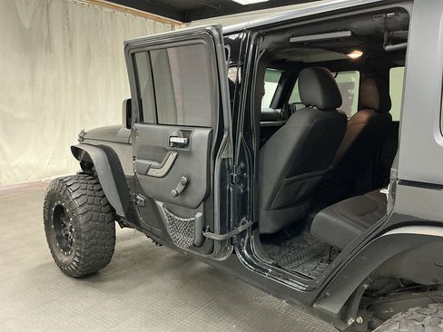 Used 2015 Jeep Wrangler Unlimited Sport w/ Max Tow Package AWD/4WD image 22