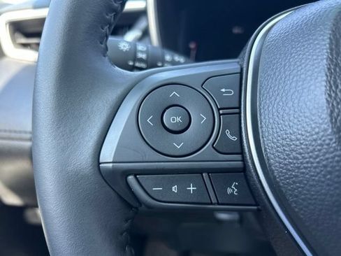 Used 2025 Toyota Corolla Cross XLE w/ Convenience Package FWD image 23