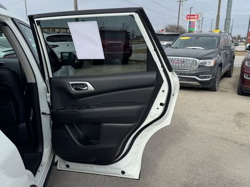 Used 2019 Nissan Pathfinder SL image 29