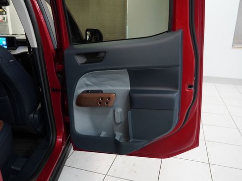 Used 2022 Ford Maverick Lariat w/ Lariat Luxury Package image 25