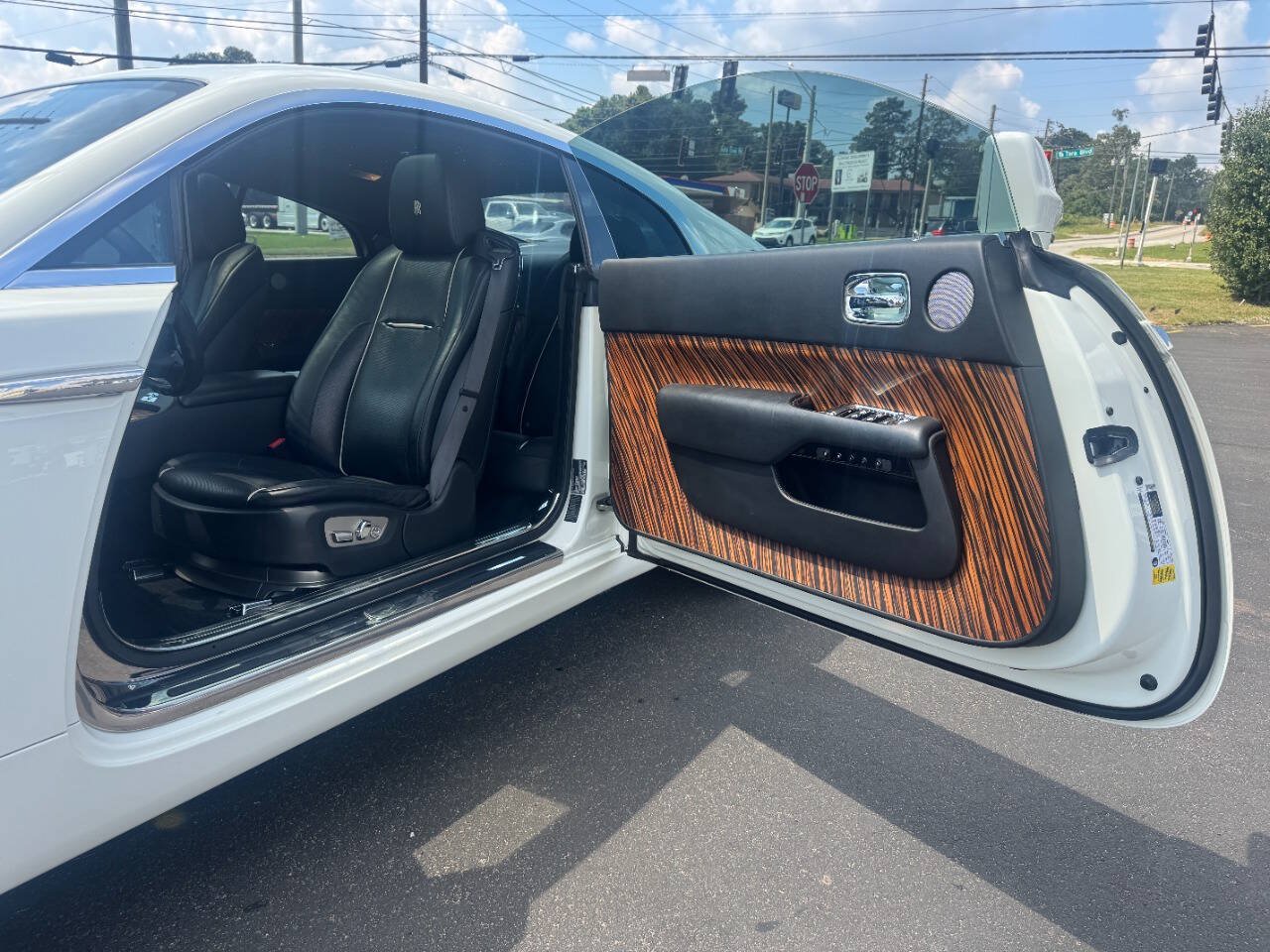 Used 2016 Rolls-Royce Wraith RWD image 9