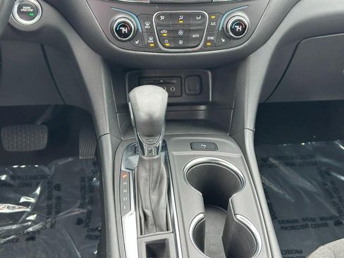 Used 2024 Chevrolet Equinox LT image 14