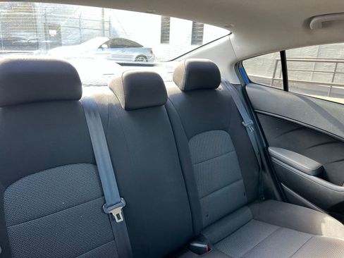 Used 2017 Kia Forte LX image 42