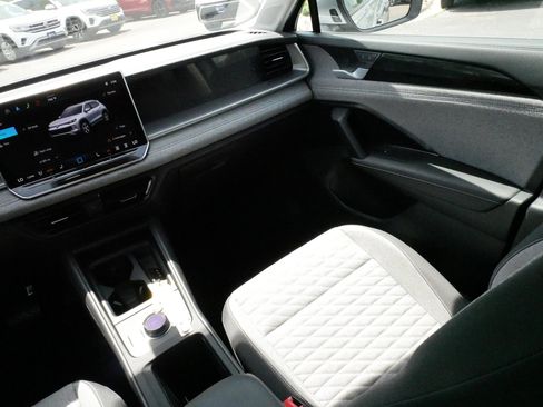 Certified 2025 Volkswagen Tiguan S AWD/4WD image 11