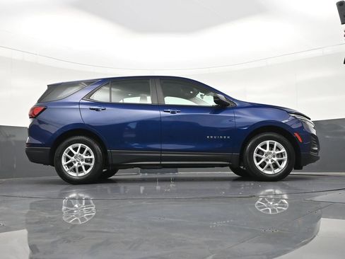 Used 2023 Chevrolet Equinox LS FWD image 23