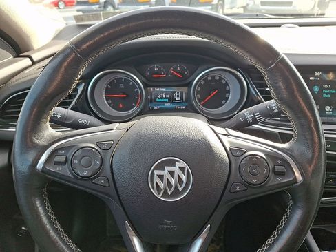 Used 2018 Buick Regal Essence w/ Driver Confidence Package #1 image 16