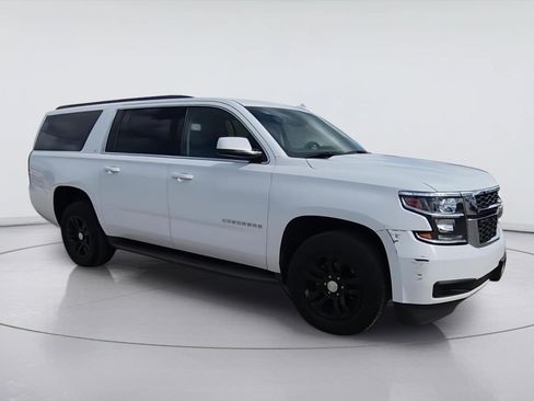 Used 2015 Chevrolet Suburban LT RWD image 2