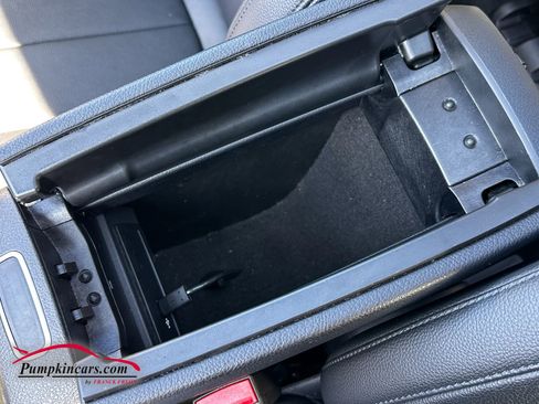 Used 2022 Mercedes-Benz GLB 250 4MATIC image 32