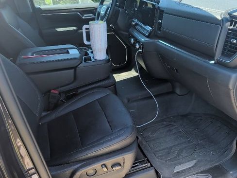 Used 2024 GMC Sierra 1500 SLT AWD/4WD image 10