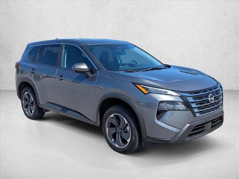 Used 2024 Nissan Rogue SV FWD image 3