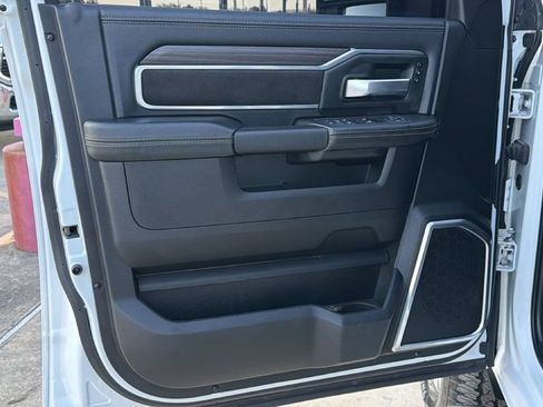 Used 2025 RAM 2500 Laramie w/ Sport Appearance Package AWD/4WD image 9