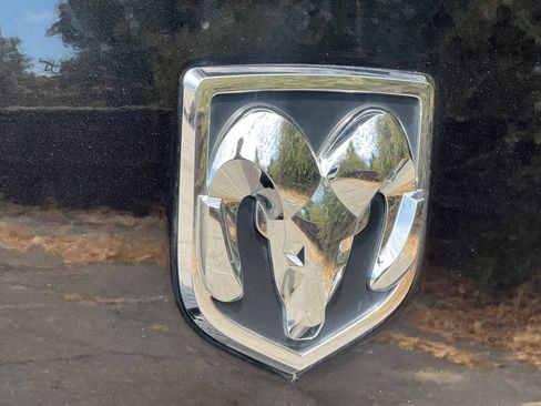 Used 2018 RAM 1500 Laramie AWD/4WD image 25