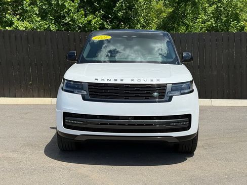 Certified 2025 Land Rover Range Rover SE AWD/4WD image 9