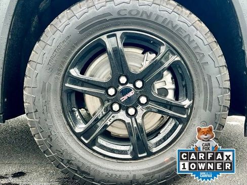 Used 2023 GMC Acadia AT4 w/ Technology Package image 19