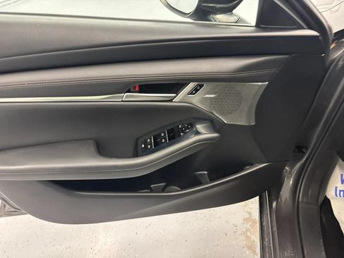 Used 2019 MAZDA MAZDA3 Hatchback w/ Preferred Package FWD image 49