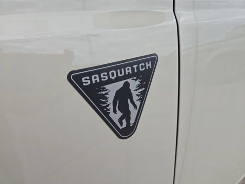 Used 2026 Ford Bronco 2-Door w/ Sasquatch Package AWD/4WD image 17