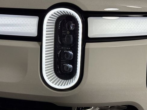 Used 2024 Rivian R1S Adventure AWD/4WD image 51