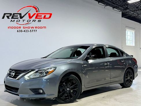 Used 2017 Nissan Altima 2.5 SR w/ Midnight Edition Package FWD image 1