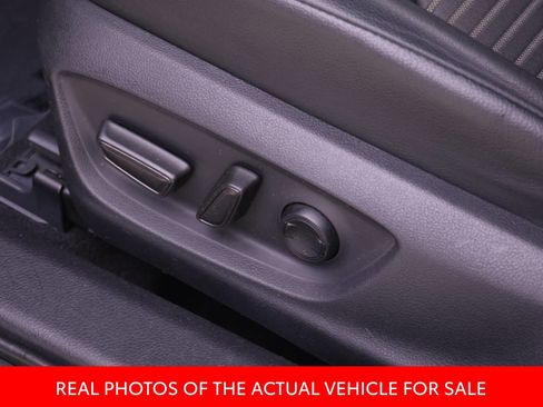 Used 2018 Toyota Camry SE w/ Moonroof Package FWD image 14