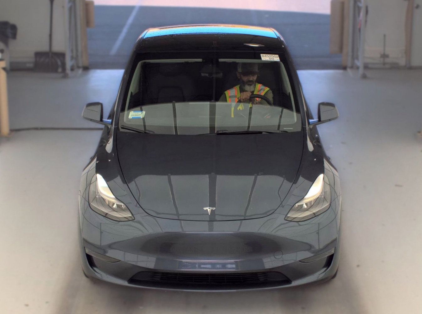 Used 2023 Tesla Model Y Long Range AWD/4WD image 2