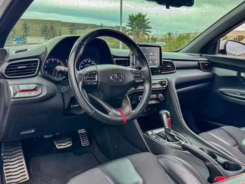 Used 2020 Hyundai Veloster Turbo image 15