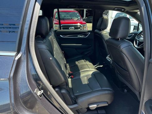 Used 2022 Cadillac XT6 Premium Luxury image 10