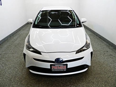 Used 2019 Toyota Prius LE FWD image 2