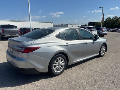 Used 2025 Toyota Camry LE w/ Convenience Package FWD image 4