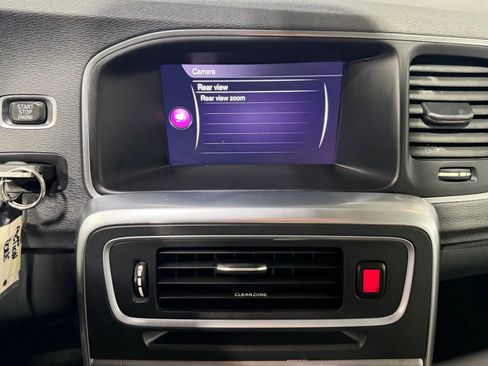 Used 2018 Volvo S60 T5 Inscription Platinum image 18