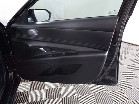 Used 2022 Hyundai Elantra SEL w/ Convenience Package FWD image 23